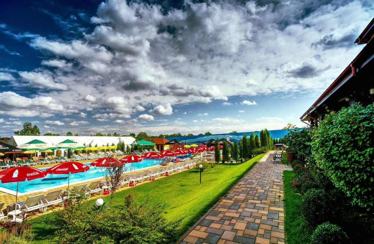 Aqua Party Hotel Victoria  Exterior photo