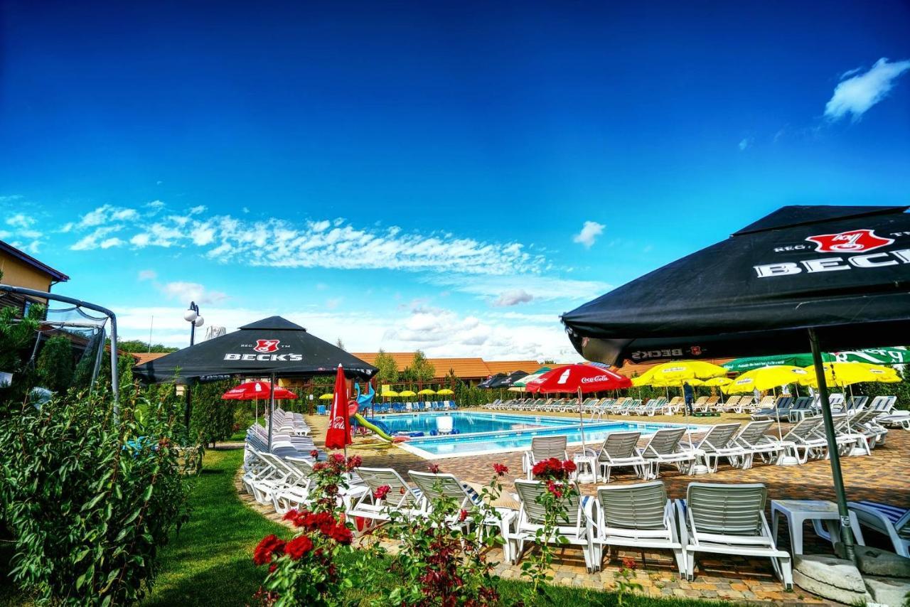 Aqua Party Hotel Victoria  Exterior photo