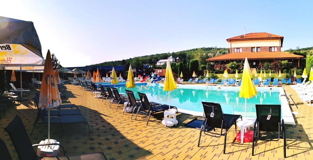 Aqua Party Hotel Victoria  Exterior photo