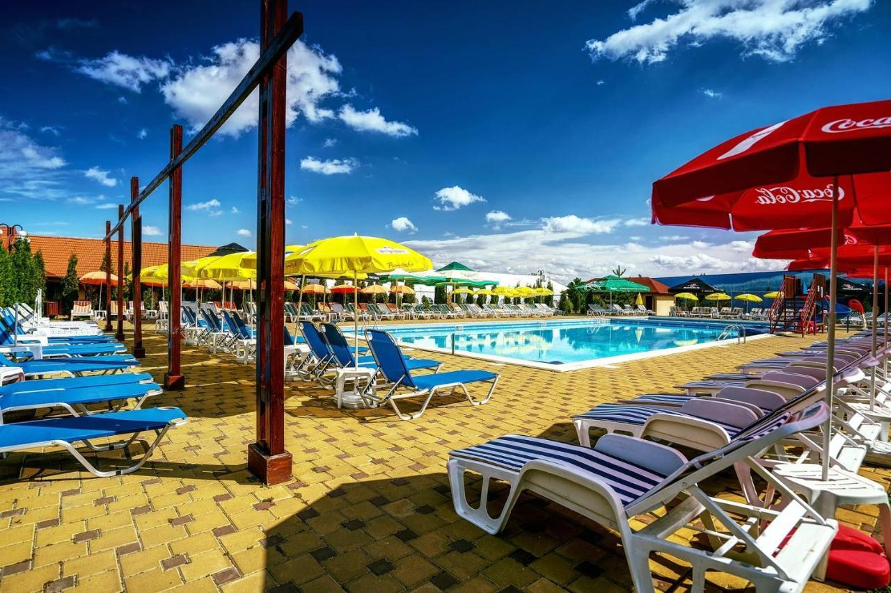 Aqua Party Hotel Victoria  Exterior photo