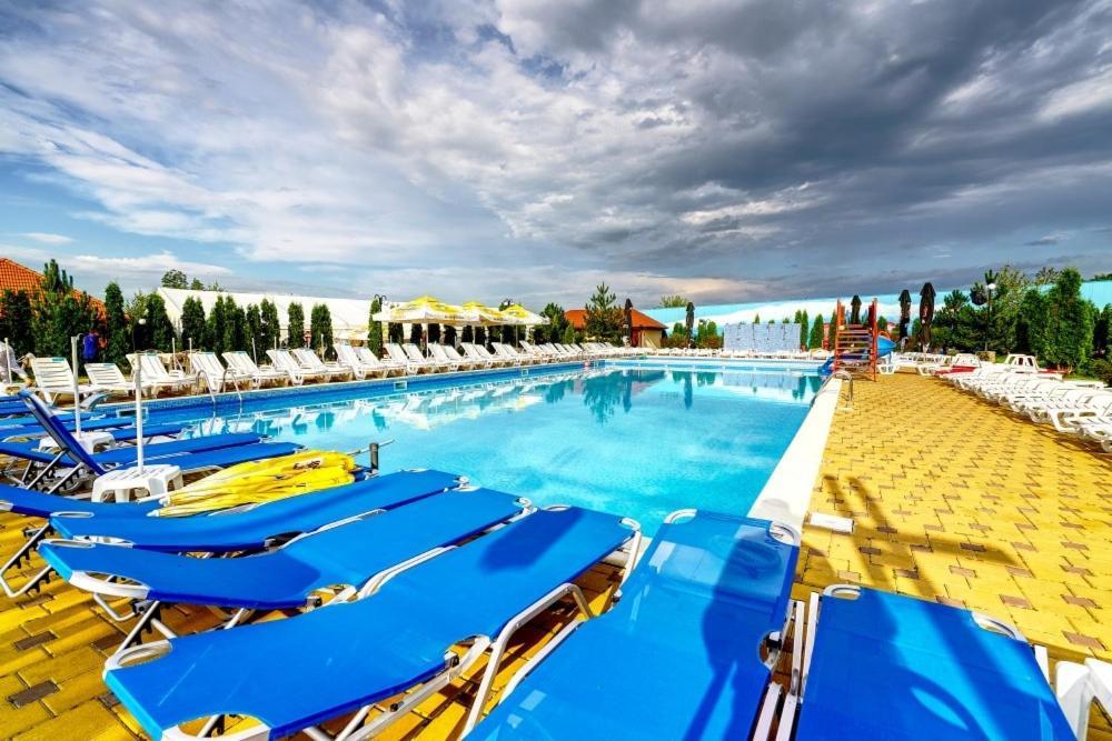 Aqua Party Hotel Victoria  Exterior photo